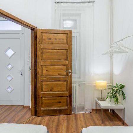 Central Avenue Apartment Budapest Bagian luar foto