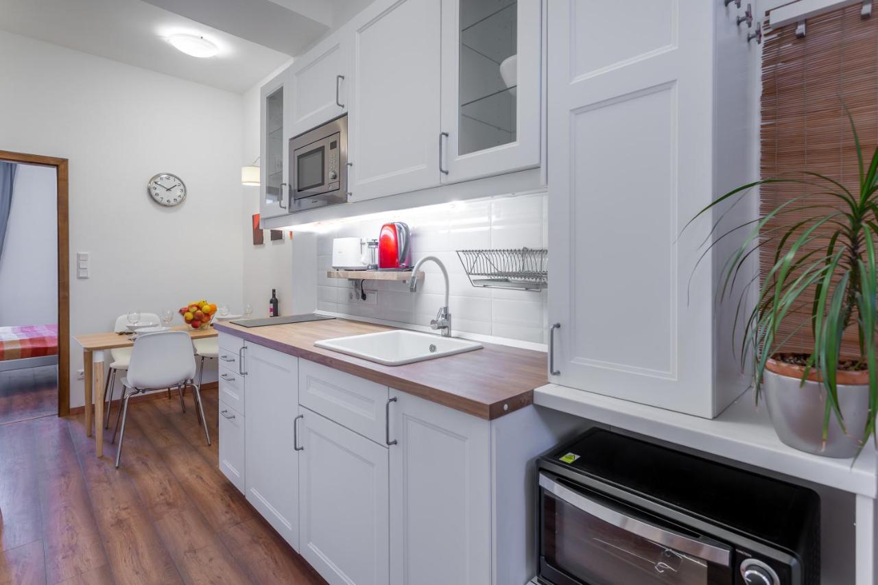 Central Avenue Apartment Budapest Bagian luar foto