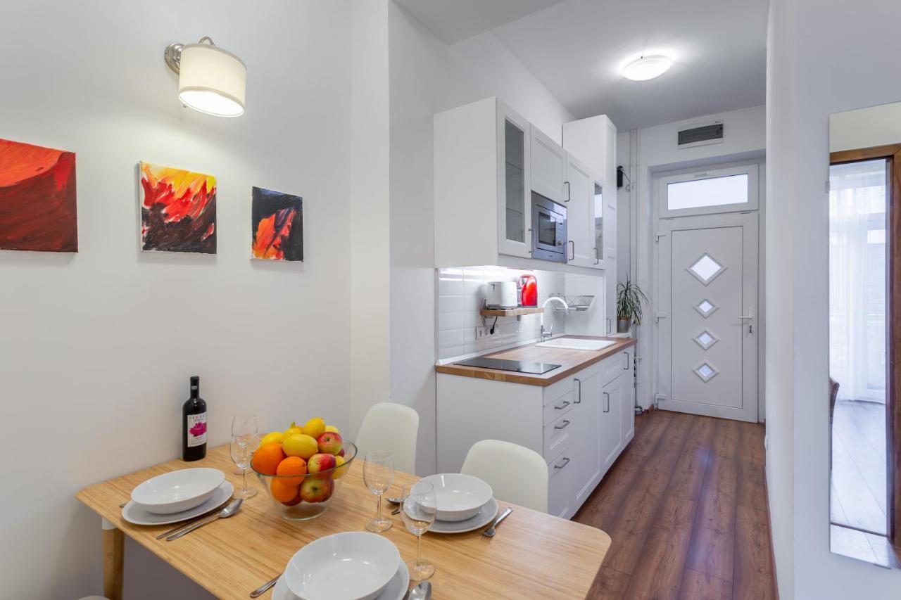 Central Avenue Apartment Budapest Bagian luar foto