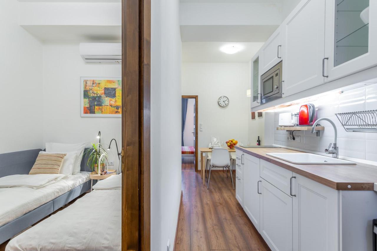 Central Avenue Apartment Budapest Bagian luar foto