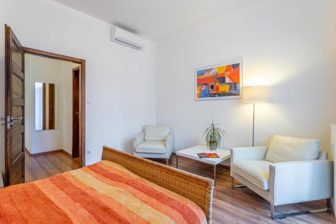 Central Avenue Apartment Budapest Bagian luar foto