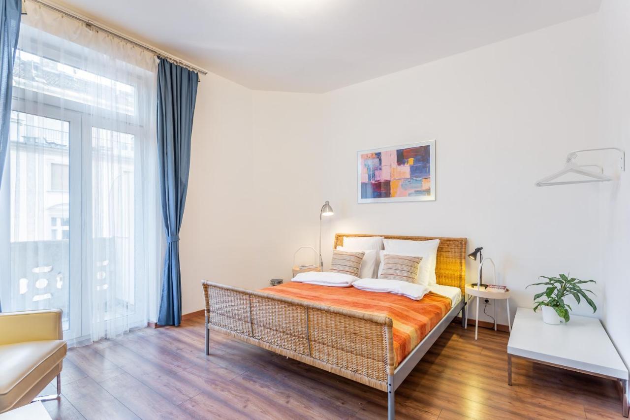 Central Avenue Apartment Budapest Bagian luar foto