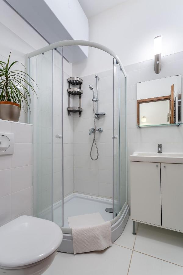 Central Avenue Apartment Budapest Bagian luar foto