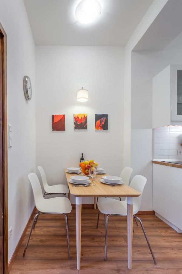 Central Avenue Apartment Budapest Bagian luar foto